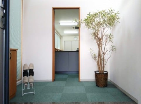 事務所入り口 事務所入り口